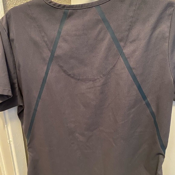 Greys Anatomy Scrub SET in Gray - Picture 4 of 10